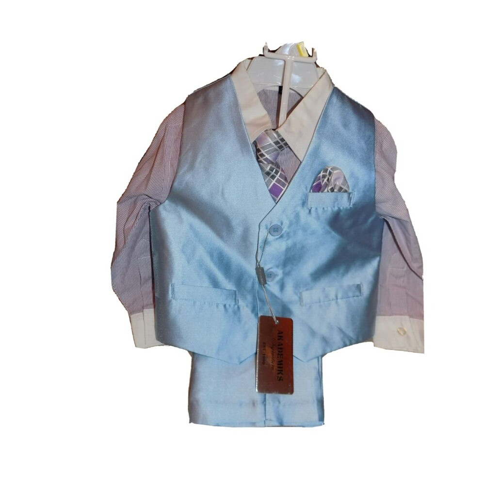 New Akademiks size 2T boy's suit 4 piece